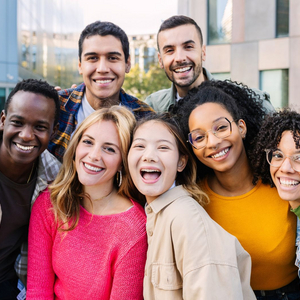 Freundesgruppe. Foto: Adobe Stock
