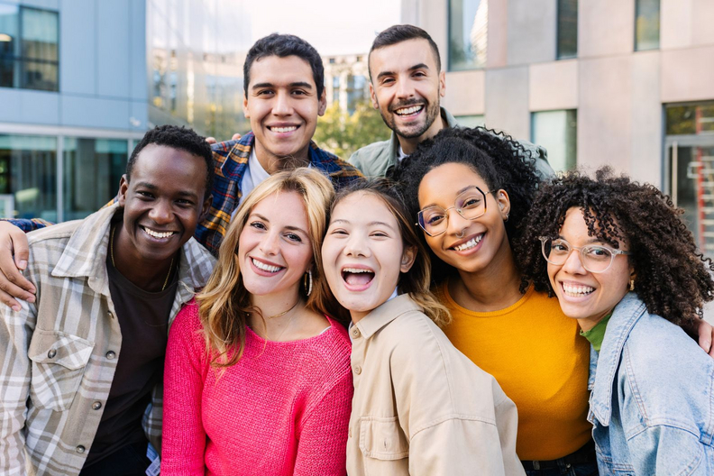 Freundesgruppe. Foto: Adobe Stock