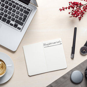 Kalender auf dem Schreibtisch. Foto: AdobeStock