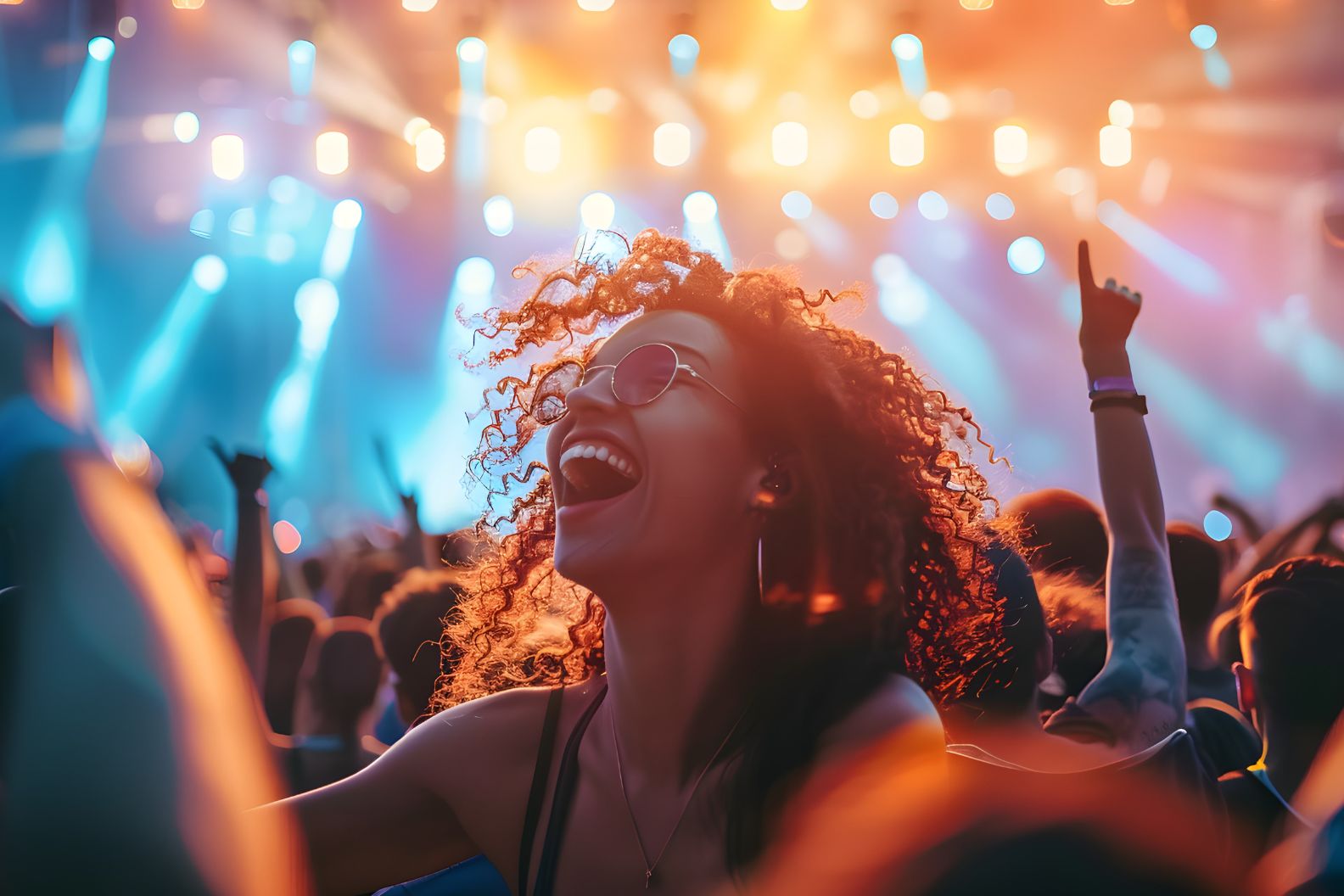 Frau am Party machen. Foto: Adobe Stock
